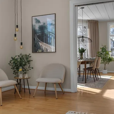 شقة Bjoerk Tromso - Amazing Tromso City View Apartment With Parking! ترومسو