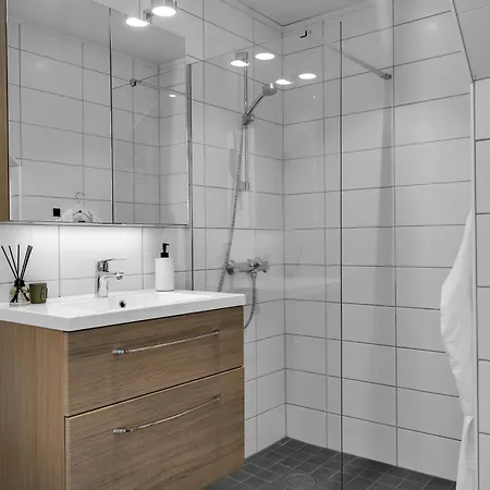 Bjoerk Tromso - Amazing Tromso City View Apartment With Parking!