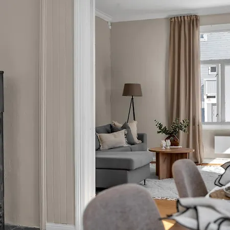 Bjoerk Tromso - Amazing Tromso City View Apartment With Parking! شقة *