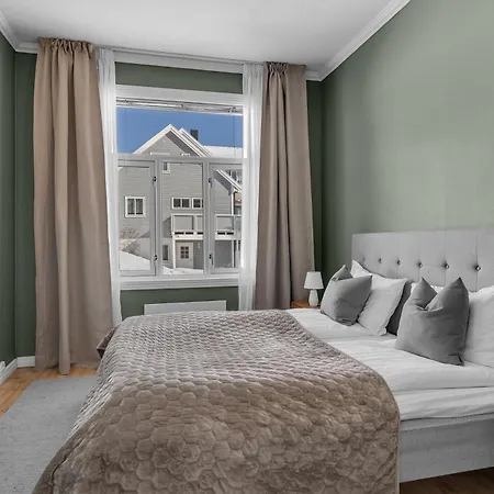شقة Bjoerk Tromso - Amazing Tromso City View Apartment With Parking! ترومسو