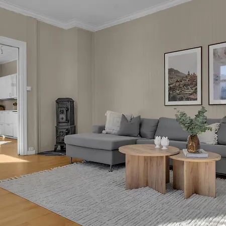 Bjoerk Tromso - Amazing Tromso City View Apartment With Parking! ترومسو