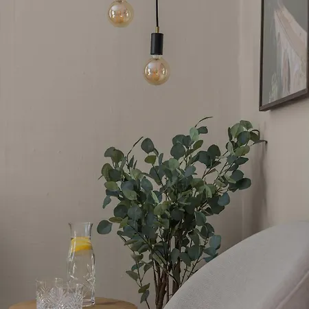 Bjoerk Tromso - Amazing Tromso City View Apartment With Parking! شقة ترومسو