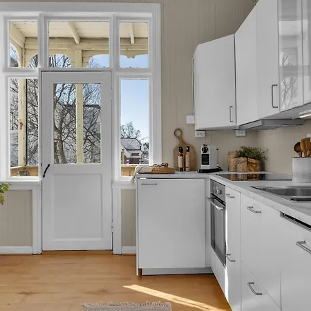 Bjoerk Tromso - Amazing Tromso City View Apartment With Parking! شقة *