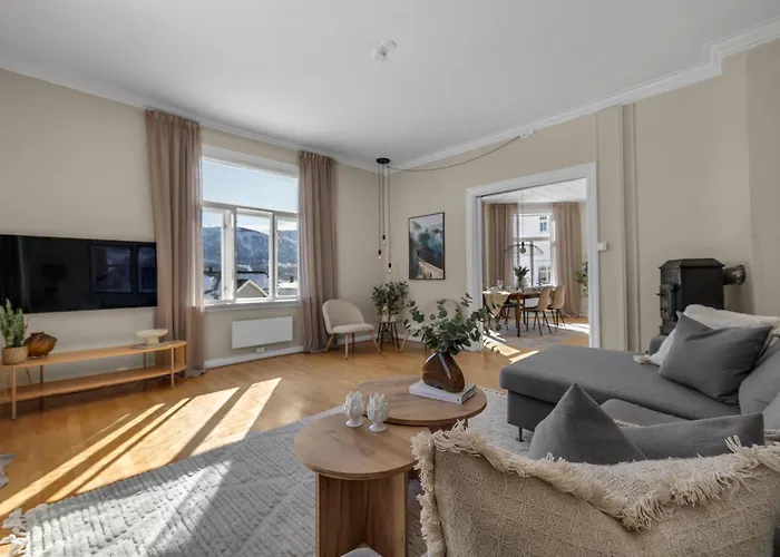 Amazing With Free Parking And Lovely Views! * Tromsø
