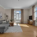 Amazing With Free Parking And Lovely Views! Apartmán